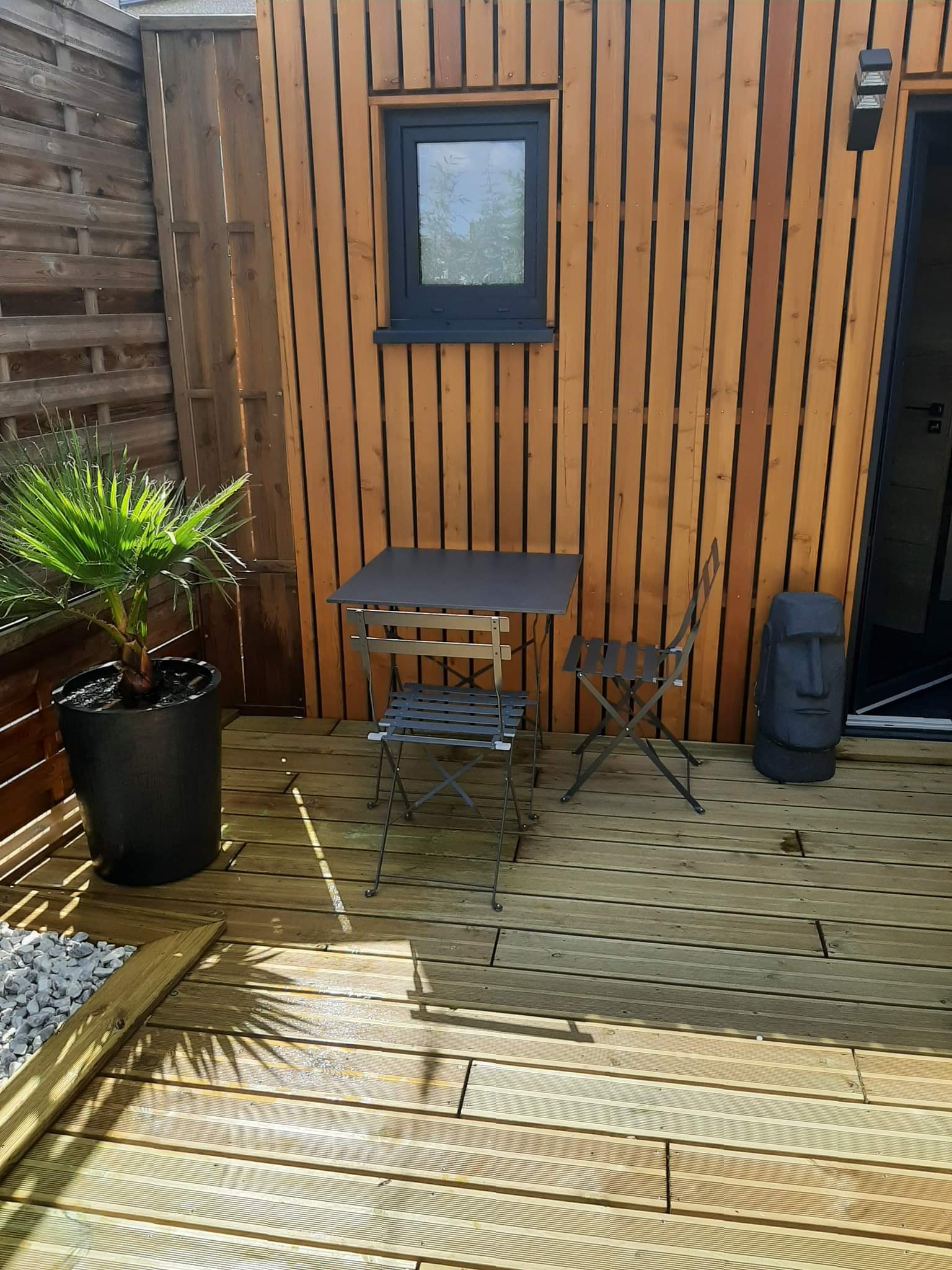 Studio de jardin EdenCube Airbnb à Strasbourg - extérieur terrasse